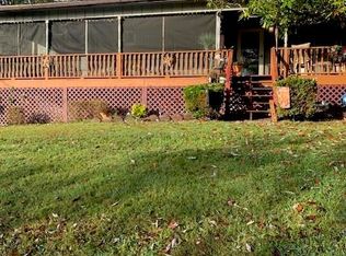 205 Fairfield Dr, Hendersonville, NC 28792