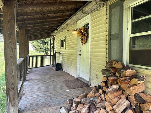 4th image of 521 Aspen Rd