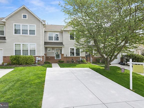 2nd image of 1983 Cullen Way