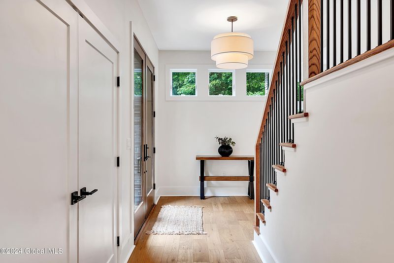 5th image of 84 Fitzgerald Road