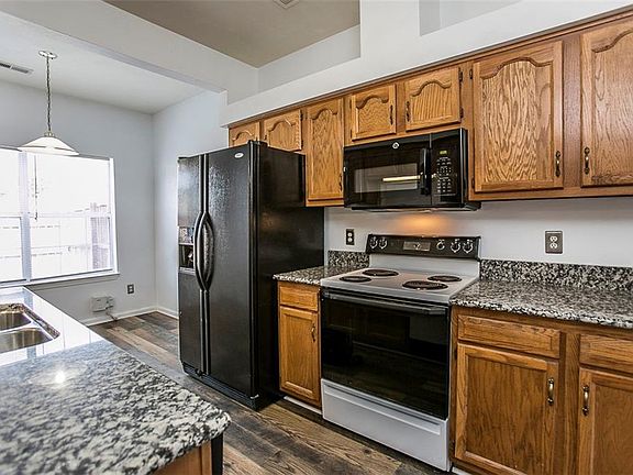 3rd image of 103 Linden Ct
