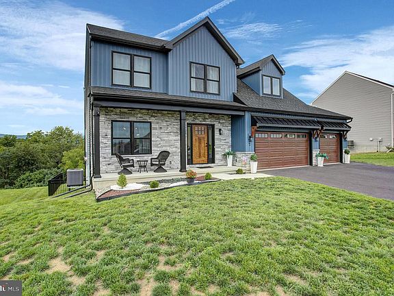 3rd image of 7 Brubacker Dr