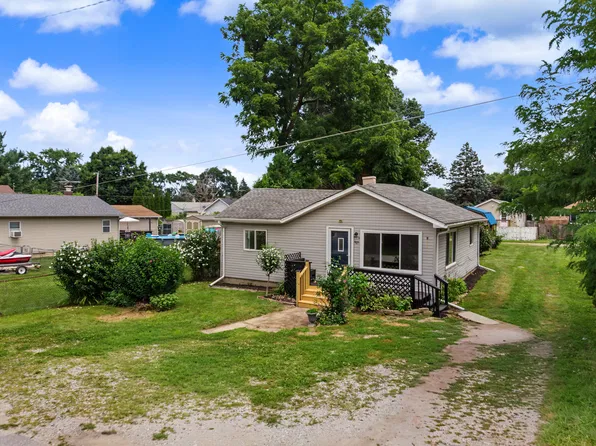 921 Fleming St #A, Hobart, IN 46342