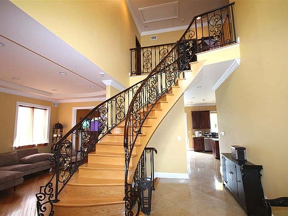 2nd image of 2260 East 65th Street