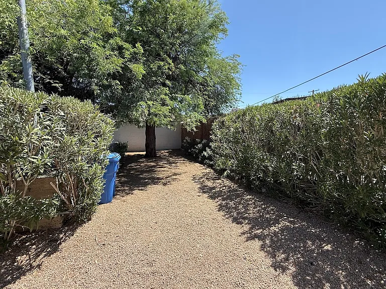 531 E Osborn Rd — Photo 38