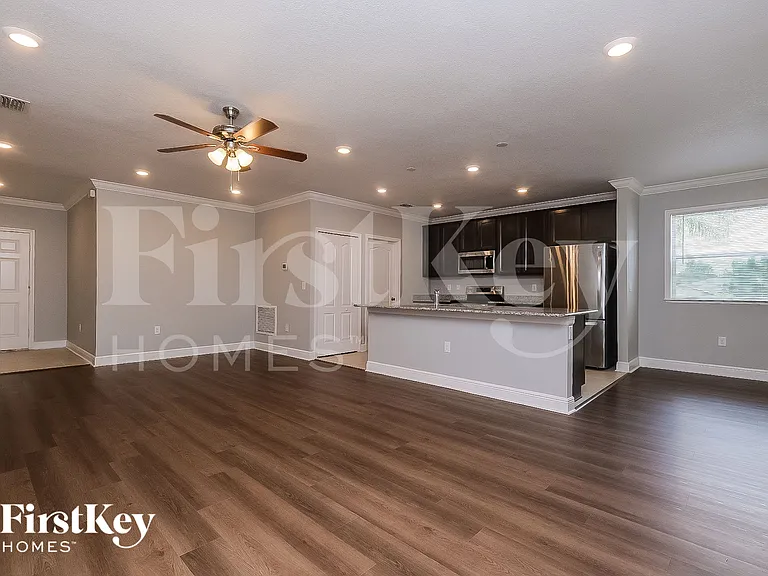 6177 Kinlock Ave — Photo 3