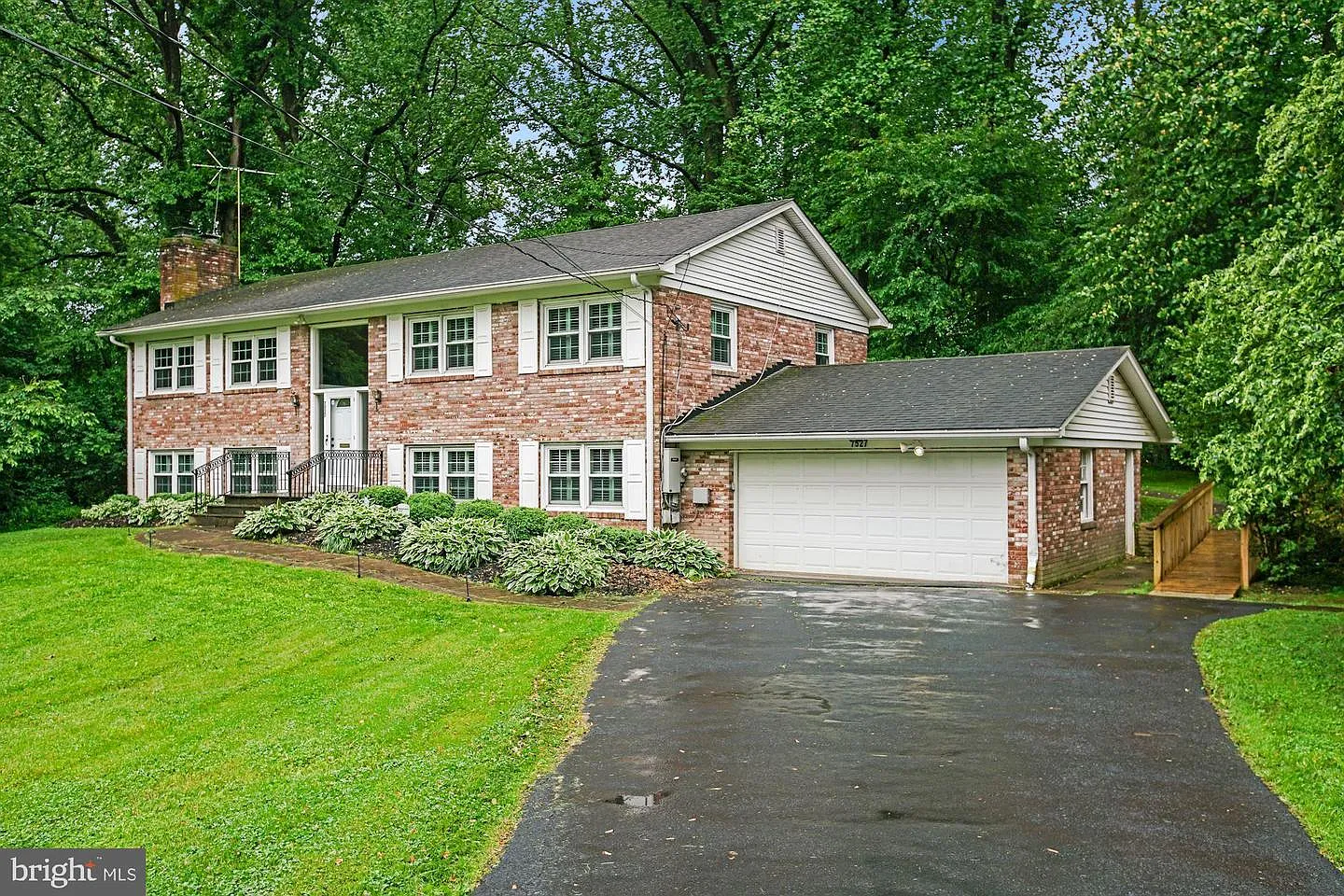 7527 Salem Rd photo 1