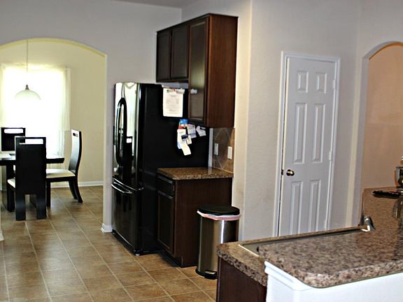 4th image of 11515 Dahlia Dale Dr