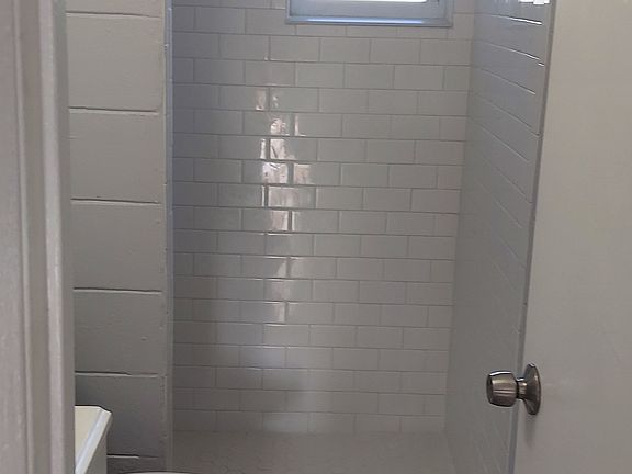 5th image of 2070 Avocado Ave #B