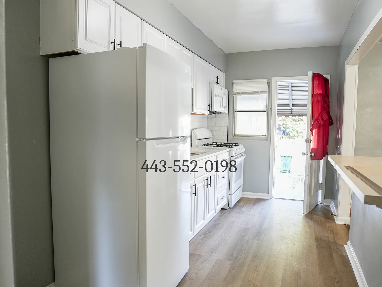 3 bed, 1100 sqft, $2,200 — Photo 3