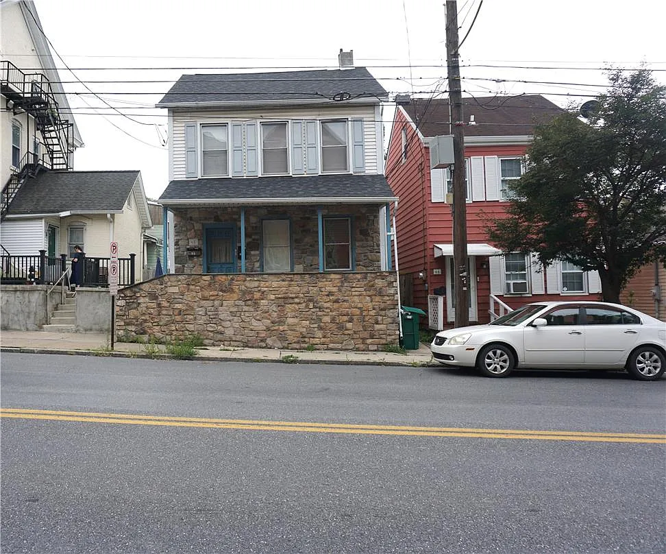 2 bed, 1.0 bath, 1000 sqft, $1,600 — Photo 1