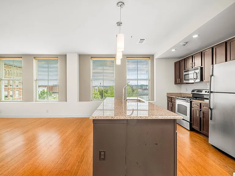 401 Cherry St — Photo 29
