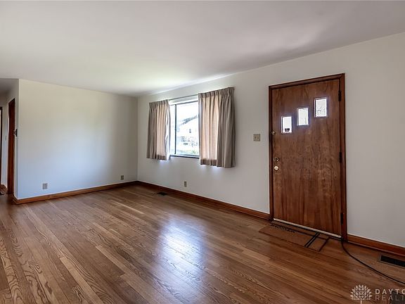 3rd image of 215 E Bryant Ave