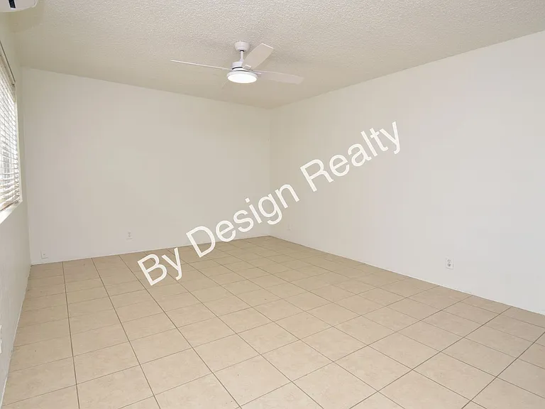 3334 E Presidio Rd — Photo 4