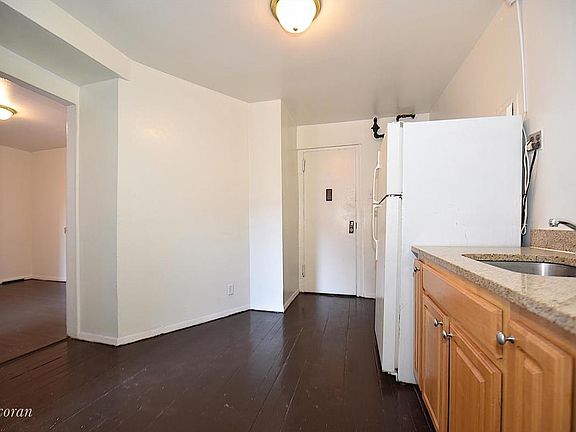 2nd image of 182 Franklin St APT 7E
