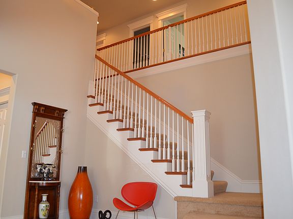 2nd image of 20528 NE 27th Pl
