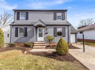 1177 Commonwealth Ave, Mayfield Heights, OH 44124