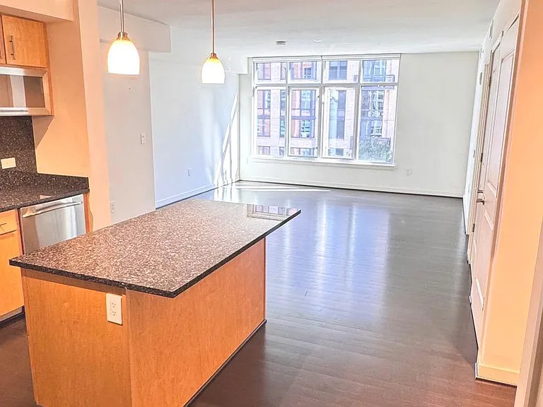 1025 1st St SE #614 — Photo 6