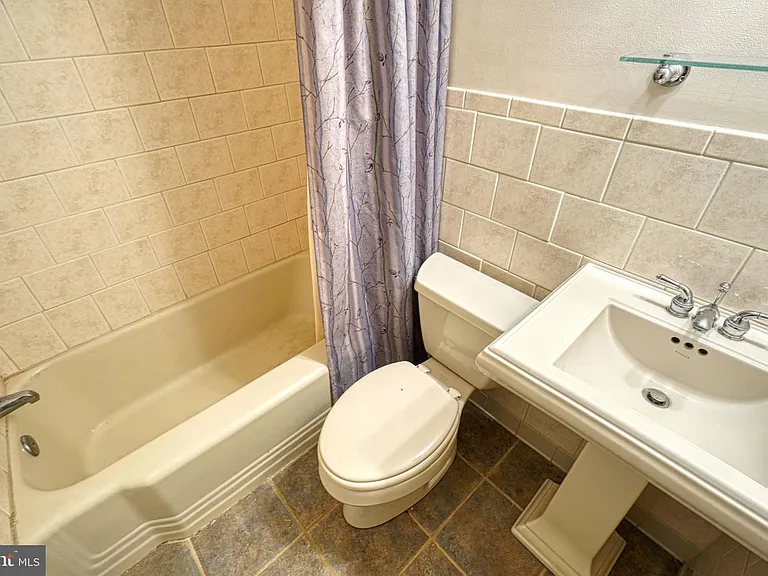 1801 Clydesdale Pl NW #311 — Photo 33