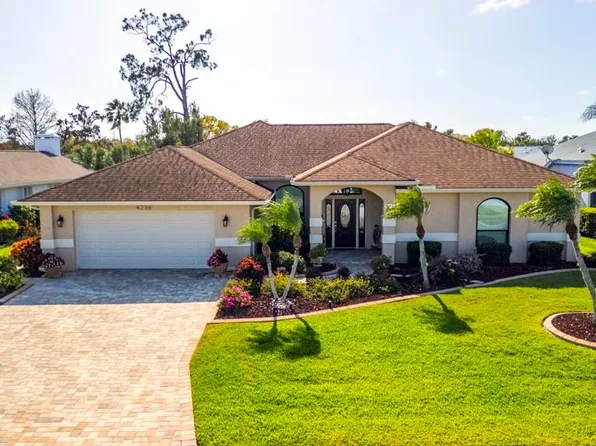 4236 Presidential Avenue Cir E, Bradenton, FL 34203