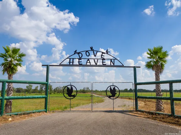 20250 Interstate 35 S, Lytle, TX 78052