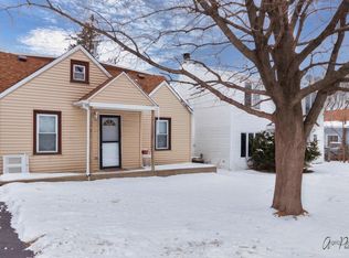 128 E Clarendon Dr, Round Lake Beach, IL