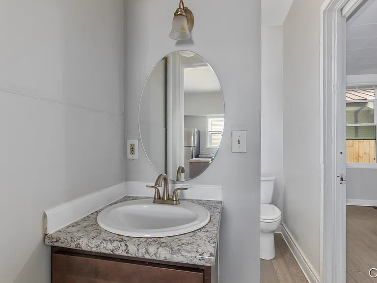 835 Bates St SE — Photo 5