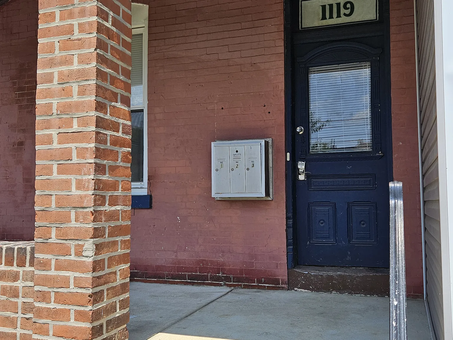 1 bed, 700 sqft, $1,300 — Photo 2
