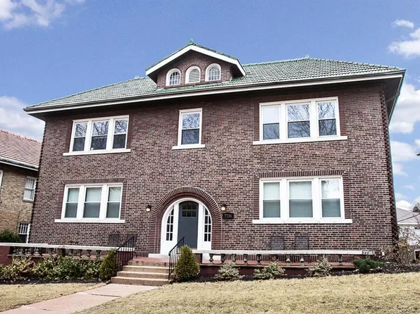 7716 Shirley Dr APT 2E, Saint Louis, MO 63105