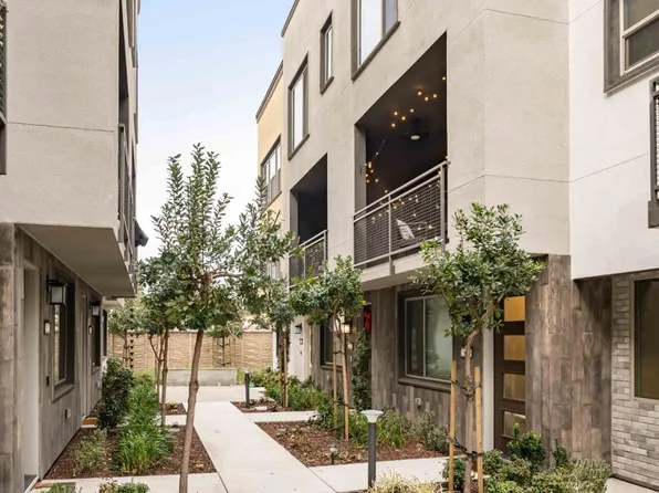 25353 Custom Dr, Hayward, CA 94544