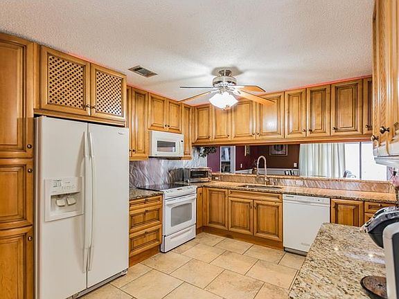 4th image of 6470 Tarawa Dr