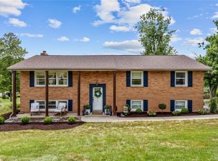 121 W Edgewood Dr, Mcmurray, PA