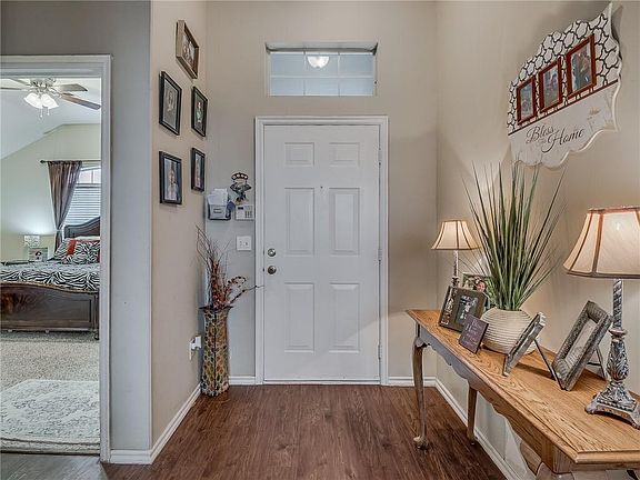 4th image of 10125 Fairfax Ln