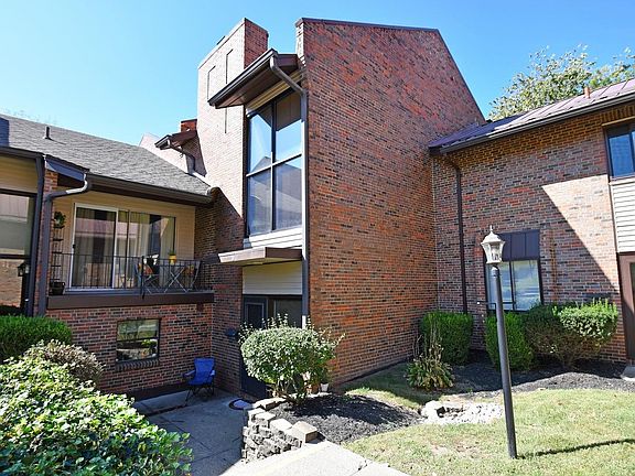 2nd image of 70 Stillmeadow Dr
