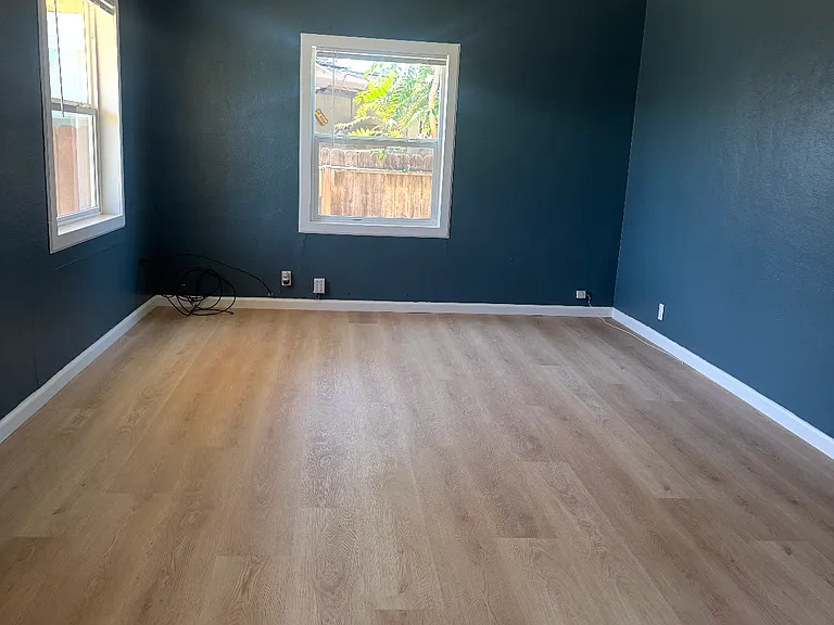 1126 Leggett St — Photo 6