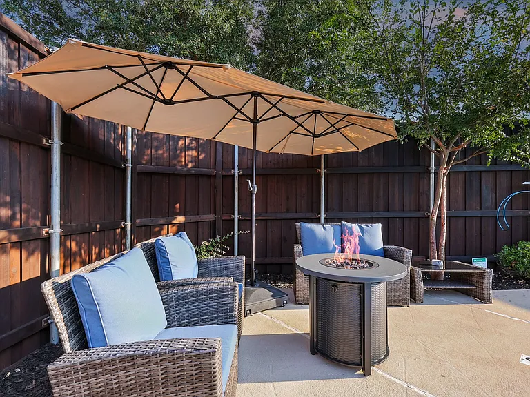 11911 Rocky Point Dr — Photo 41