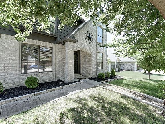 2nd image of 501 Park View Ave