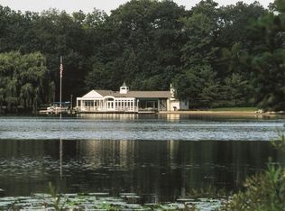 2623 Turtle Shrs #102, Bloomfield Hills, MI