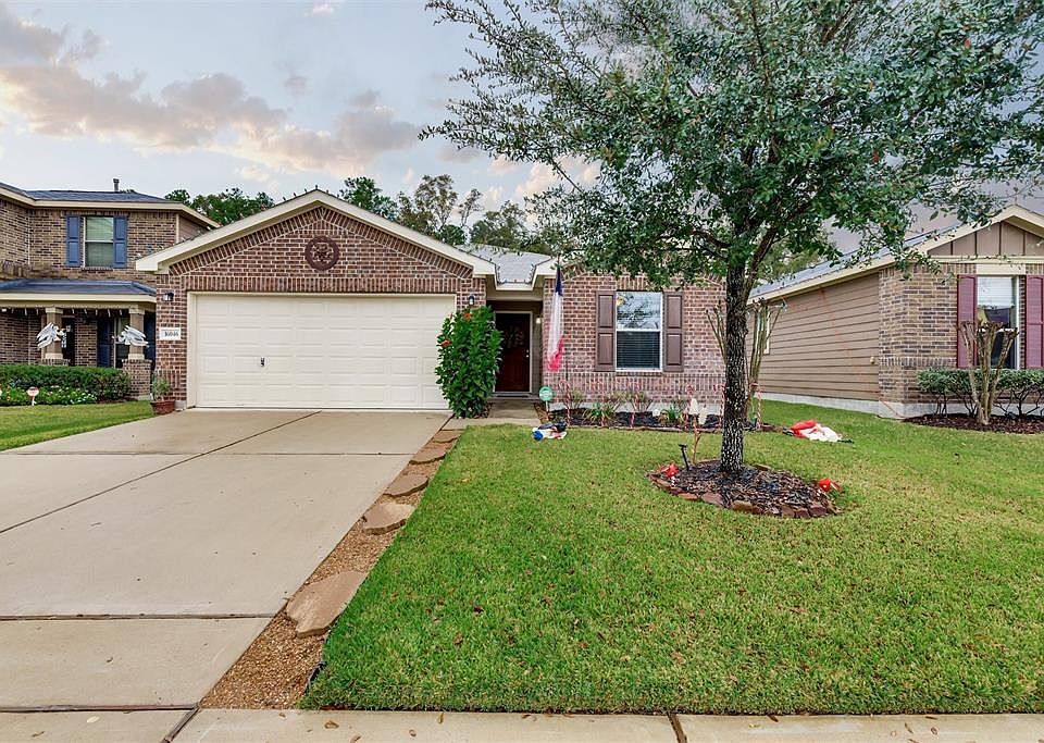 1st image of 16046 Heights Harvest Ln