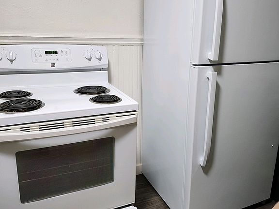 4th image of 420 W 2nd St #5