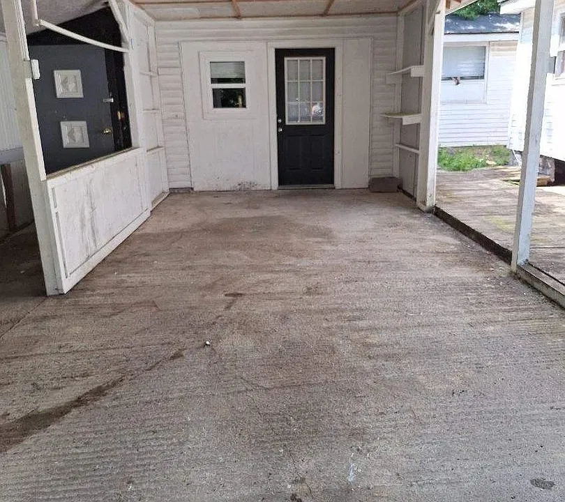 312 Bryan St