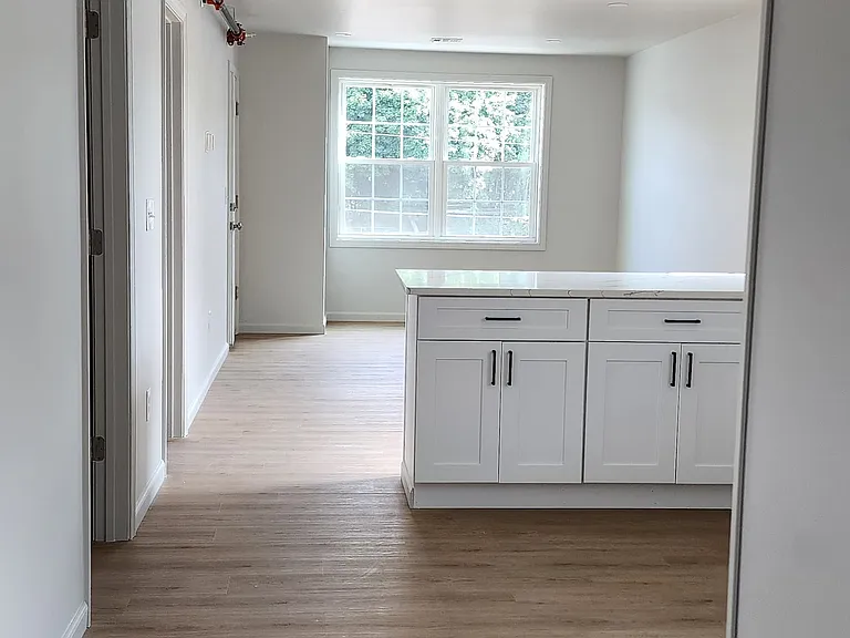 53 Henrietta St #2 — Photo 7