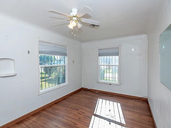 4th image of 124 S 17th Ave