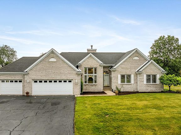 3rd image of 12470 Arrowwood Ln