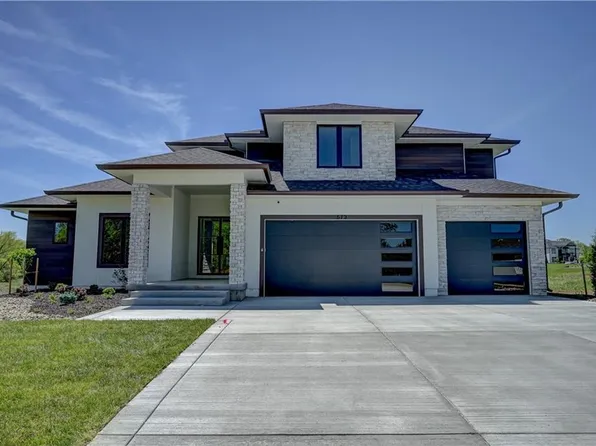 573 S Shore Dr, Lake Winnebago, MO 64034