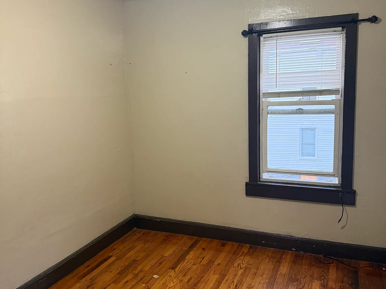 3 bed, 1200 sqft, $1,800 — Photo 4