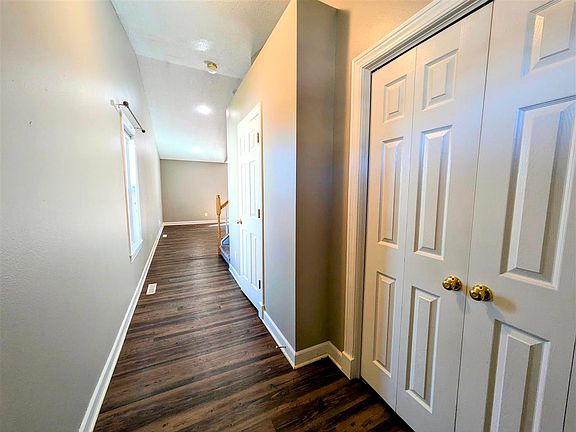 3rd image of 742 Hodge St