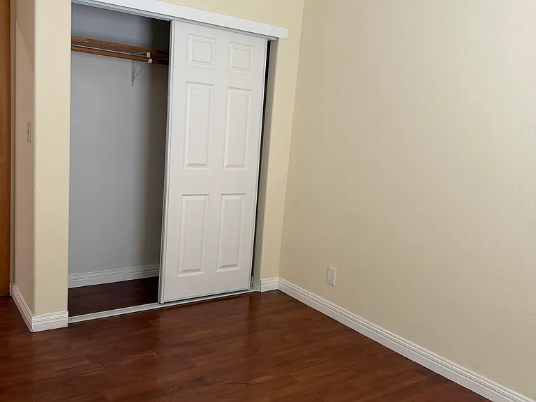 274B Athol Ave — Photo 12