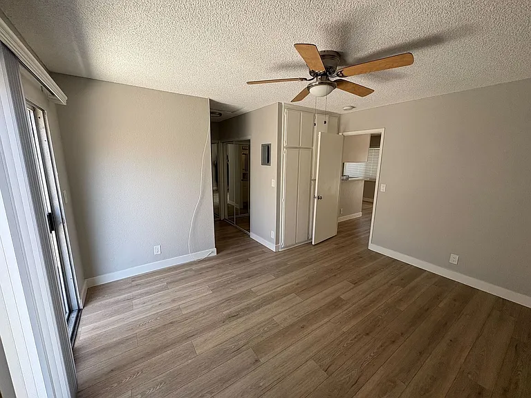 2313 West Valencia Dr — Photo 4