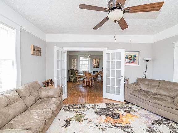 2nd image of 206 Warren Ave